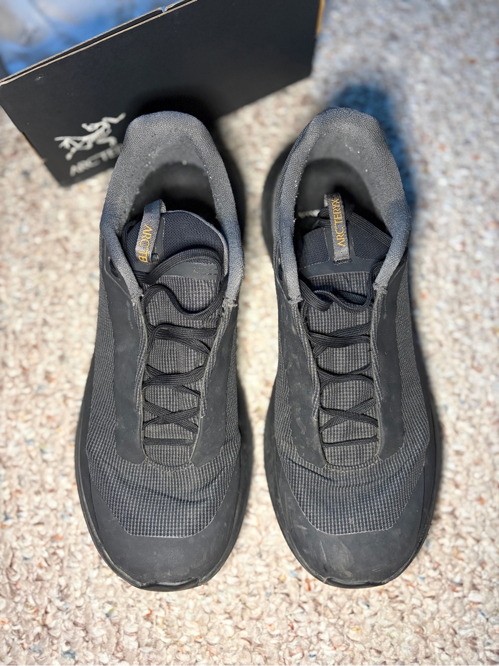 Arc’teryx Konseal FL 2 Leather GTX black women's approach hiking shoes size 8.5